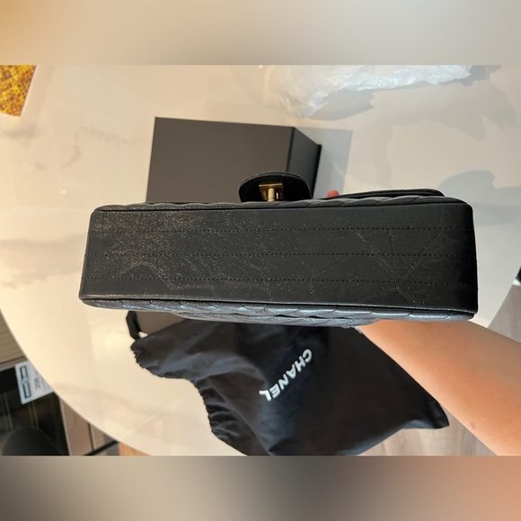 Chanel Classic Flap Black Medium - Picture 6 of 12